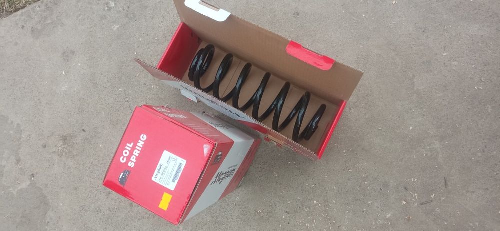 Задні пружини НОВІ 307 ,307 SW, 308 CC