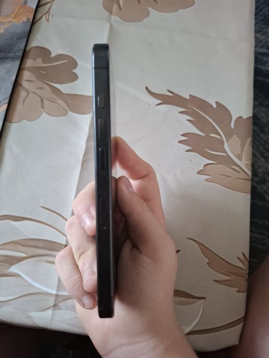 Iphone 15 pro stan bardzo dobry cena do negocjacji