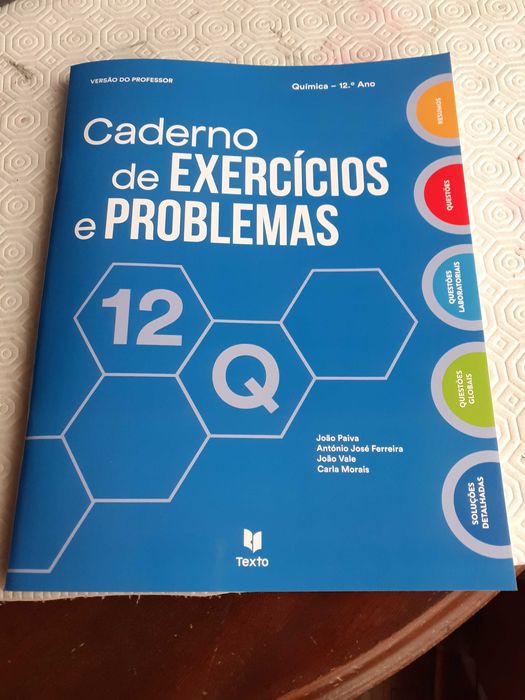 Caderno de problemas e exercícios de Química 12º ano - novo
