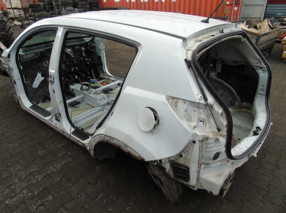 Четверть Kia Sportage 3 III крило кузов разборка