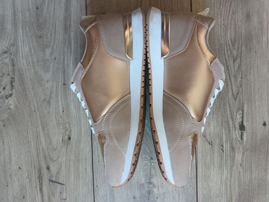 Buty damskie sportowe