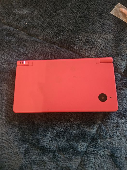 Pack Nintendo DSi Rosa + Jogo Pokémon White + Acessórios e Bolsa
