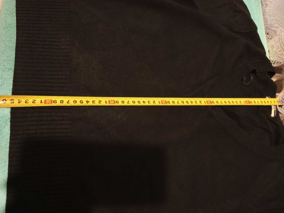 damski sweterek czarny