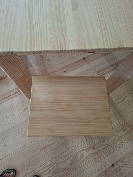 Mesa e bancos LUFE