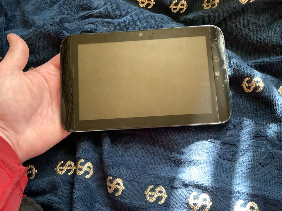 Неубиваемый планшет Dell Streak 7. 16GB, 4G, 7 дюймов. Полный комплект