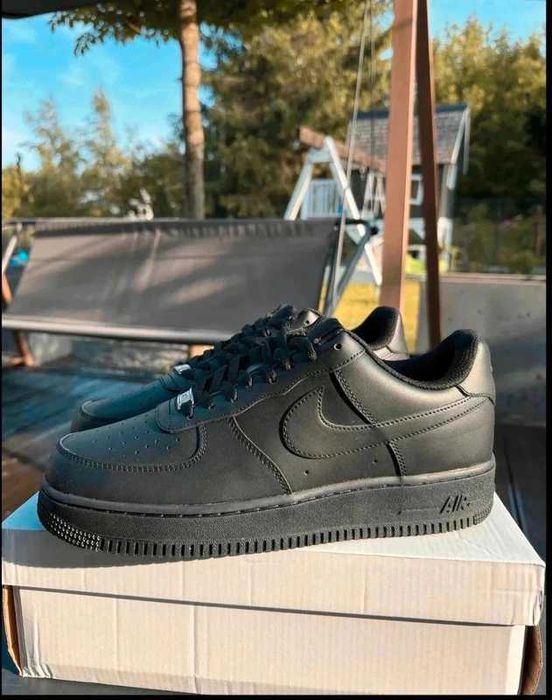 Buty damskie Trampki Nike_Air_Force_1_Low_'07_czarny R.39