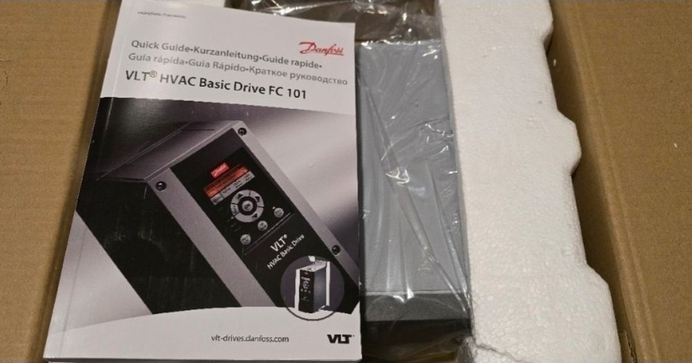 Nowy falownik przekształtnik  3f Danfoss   131L9864 2,2 kW