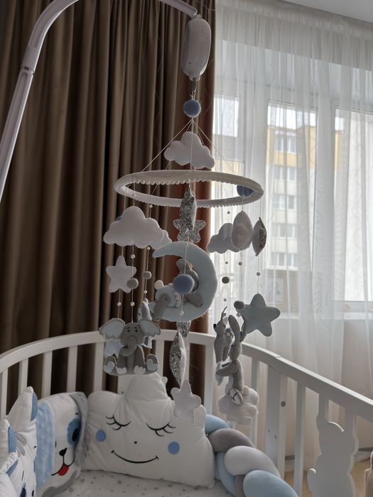 Ліжечко овальне/кругле з двома матрациками