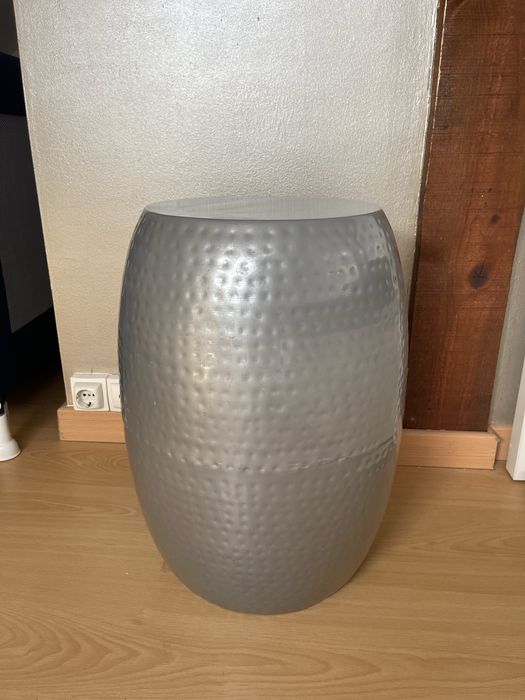 Mesa de apoio em latão prateado