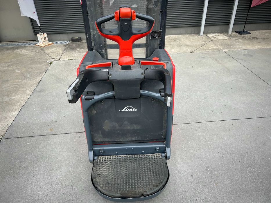 Stacker Linde Elétrico 1400 Kgs com plataforma de operador