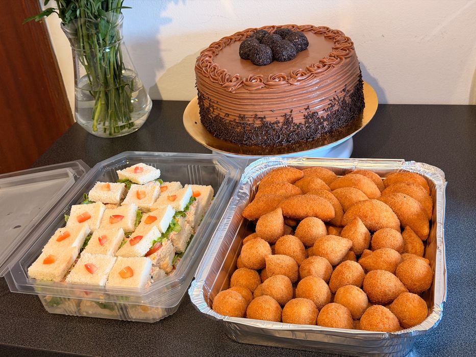 Bolos, doces  e salgados
