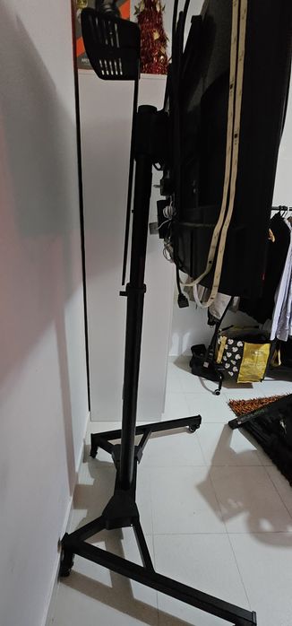 Televisão LG e suporte