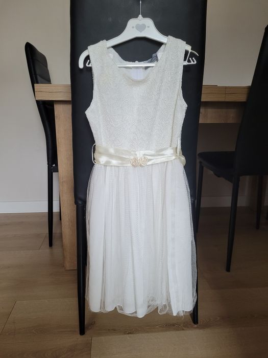 Sukienka elegancka ecru biała góra koronkowa dół tiulowy 110 116 cm Ki