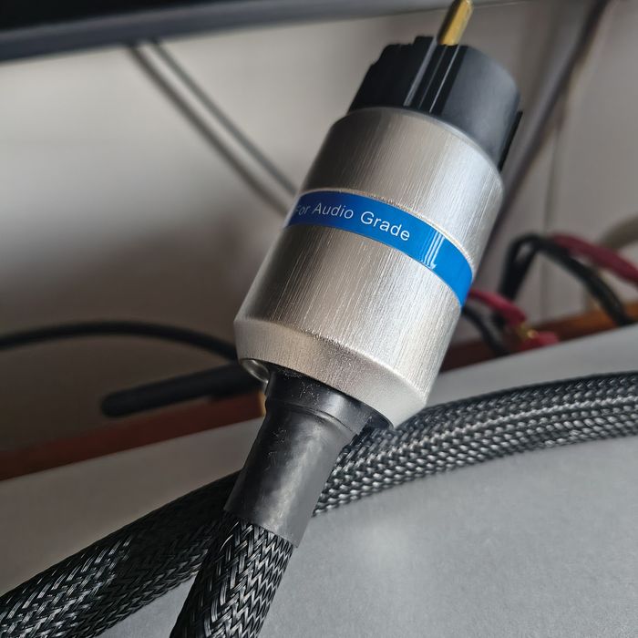 Tara Labs AC Prism Reference kabel