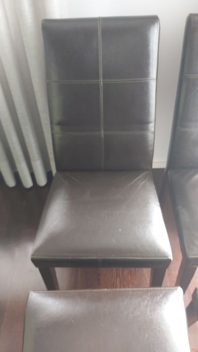 4 cadeiras em polipel muito bom estado