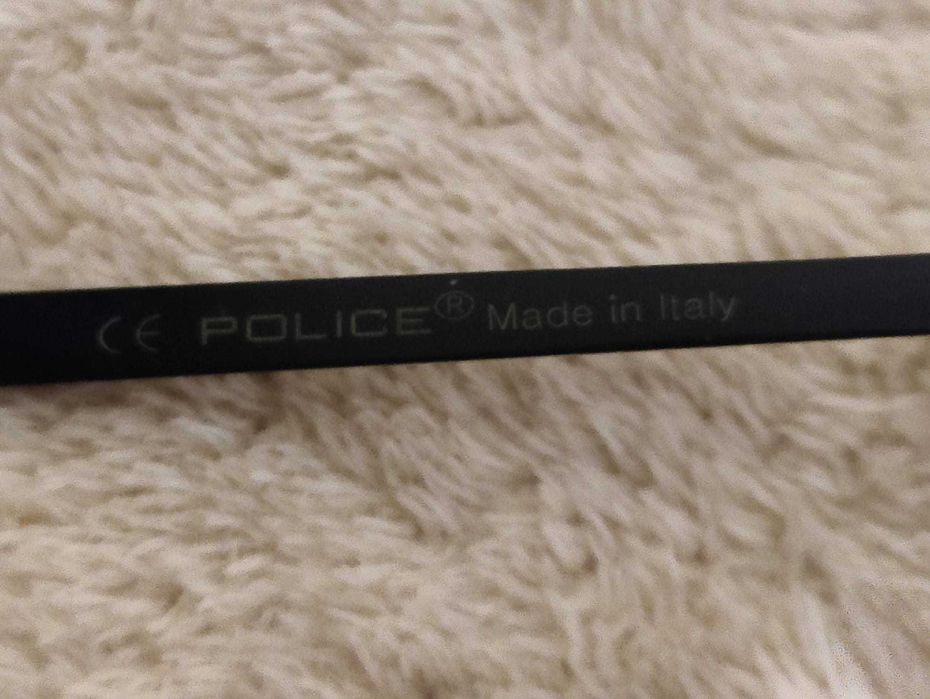 Óculos de sol Guess em muito bom estado