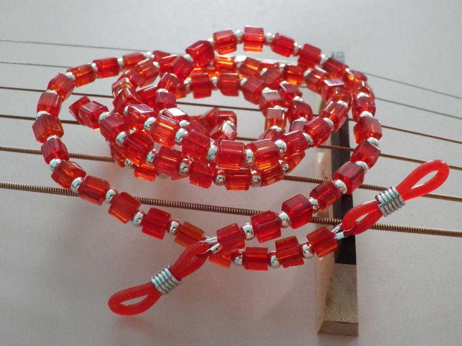 Ozdoba Łańcuszek Do Okularów Kryształ Szkło Czerwony