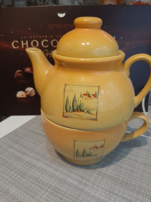 Чашка плюс чайник