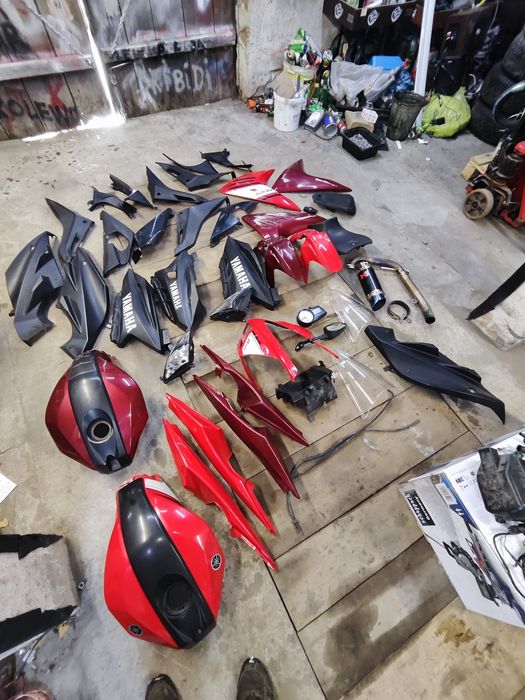 Yamaha yzf r125 . 2008-2014,  2010 cała na części plastiki rama itp.