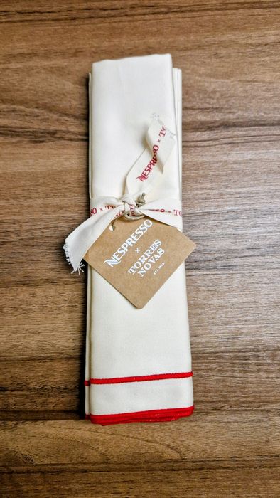 Suporte para Cápsulas + 2 Copos Lungo Costa Nova + 2 Individuais