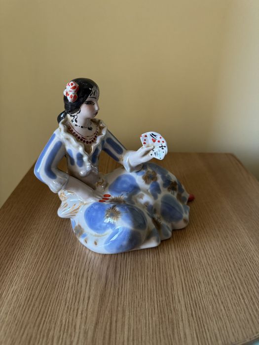 Статуетка Циганка