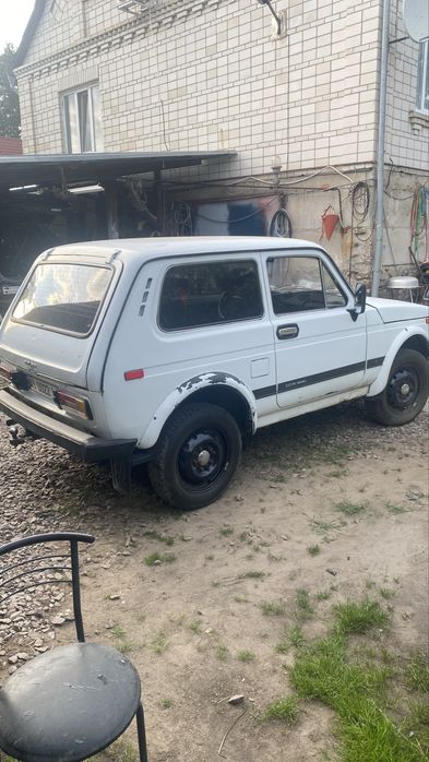 Нива 2121 в гарному стані