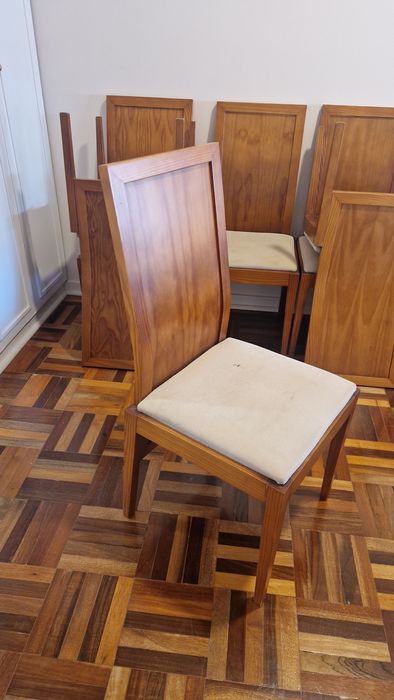 Mesa 1,2 x 1,2 + 6 cadeiras