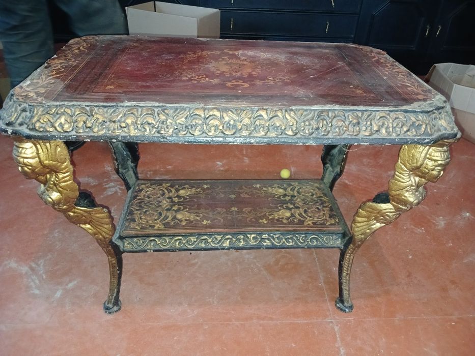 Антикварный журнальный столик металлический стол Нимфы для чаепитий