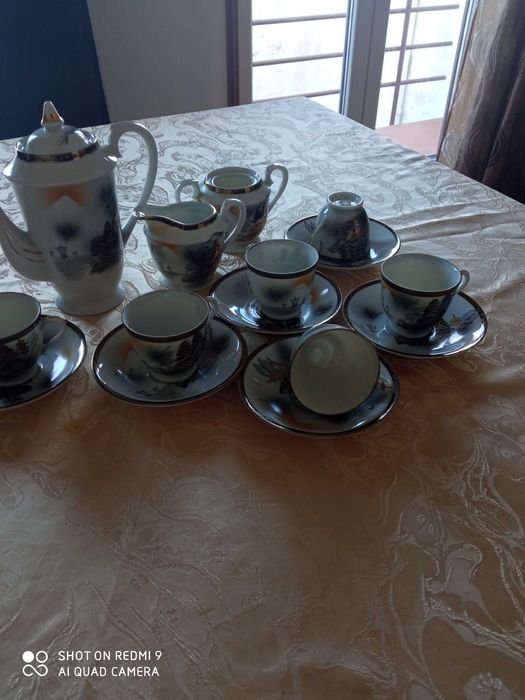 Eggshell-style coffee service428573154607769601