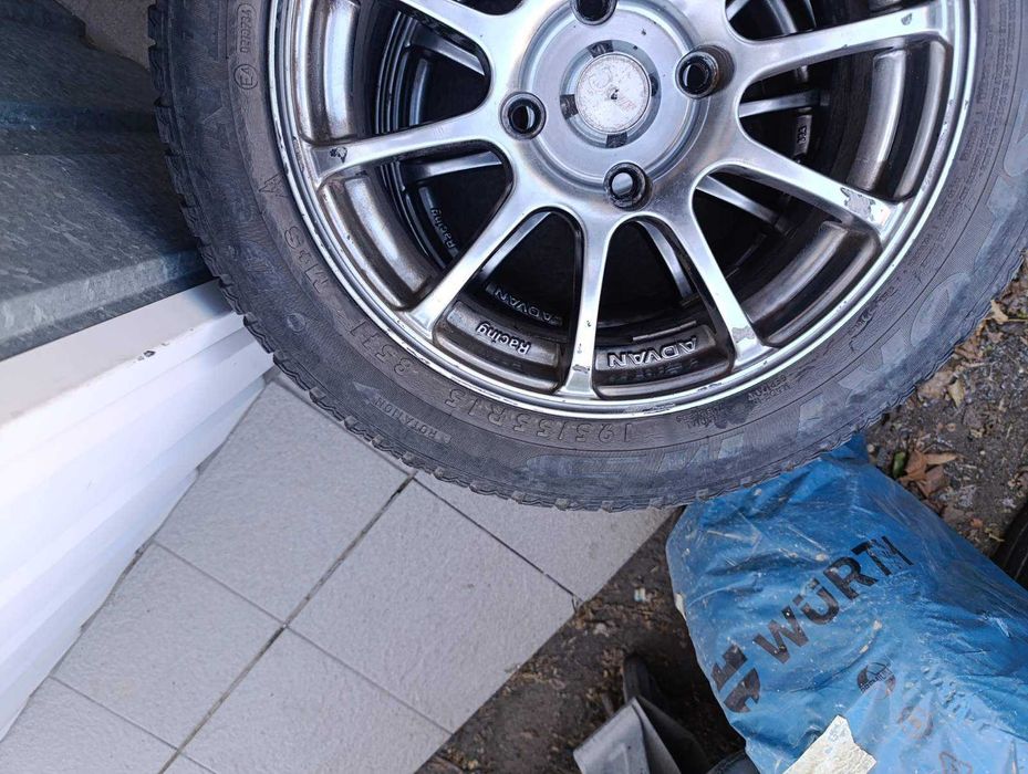 Продам ДВА диски Mitsubishi Colt 195/55/R15