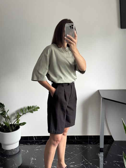 Шорти бермуди, класичні 36р. H&M