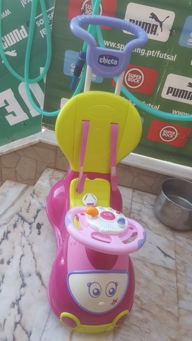 Carrinho  para os pais passear a criança