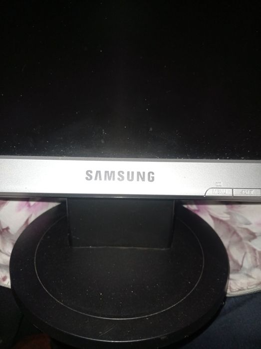 Монитор samsung компьютерный