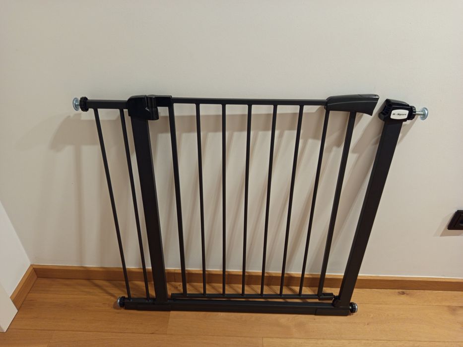 Bramka barierka zabezpieczająca na schody