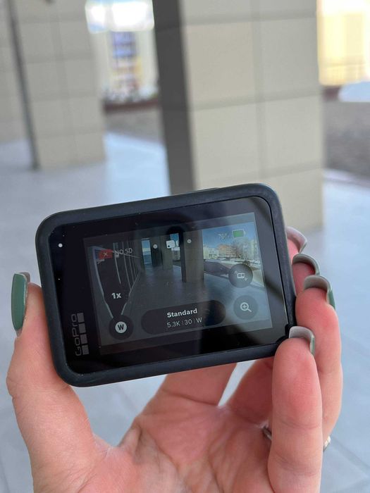 Екшн-камера GoPro Hero 11 з зарядною станцією