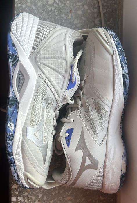 Mizuno wave momentum 3