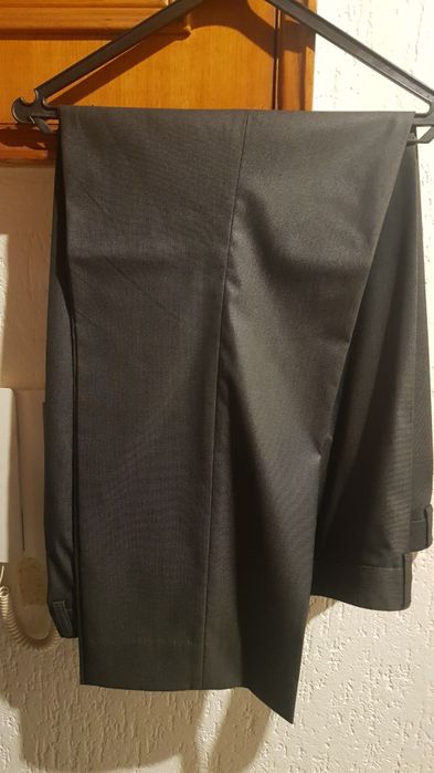 Calças de Homem tamanho 54 (2 pares) 30€