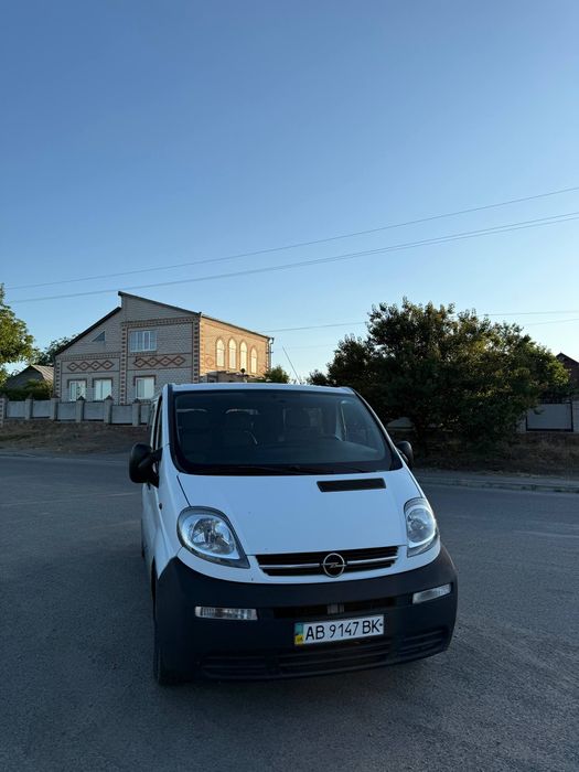 Opel Vivaro 2004 рік