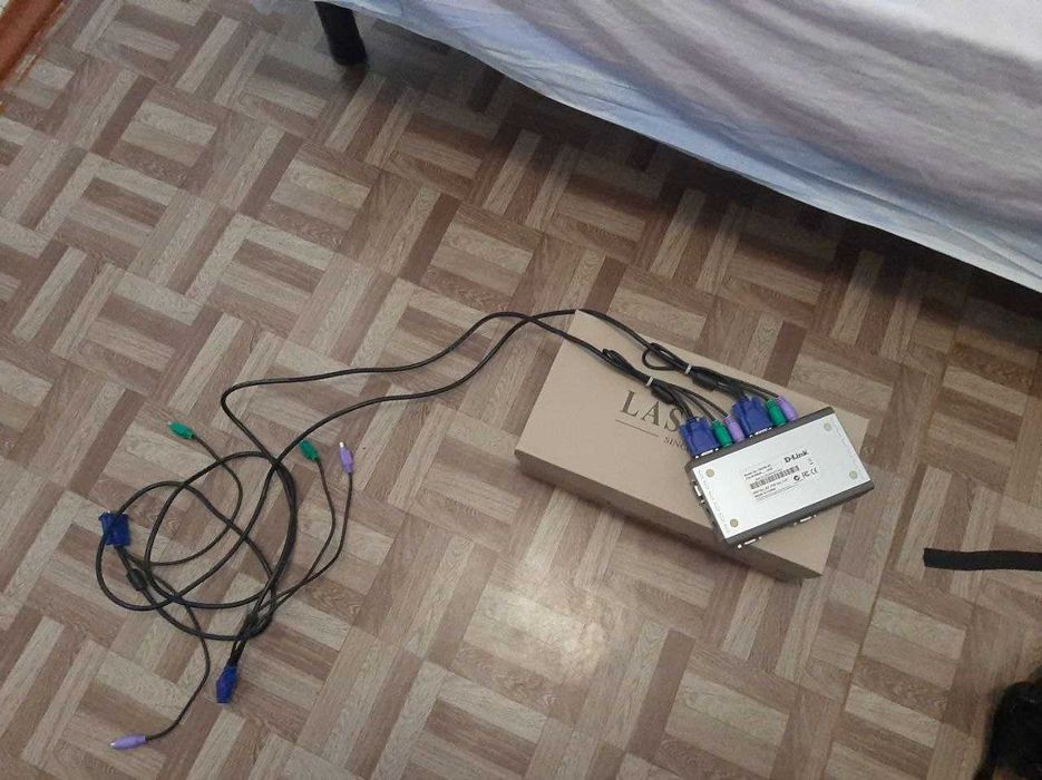 KVM переключатель D-Link DKVM-4K | KVM переключатель VGA PS/2 Б/У
