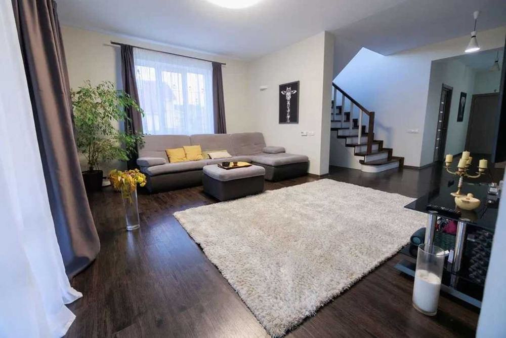 Продаж будинку в с.Хотів 250 кв.м. 10 соток.Чабани.