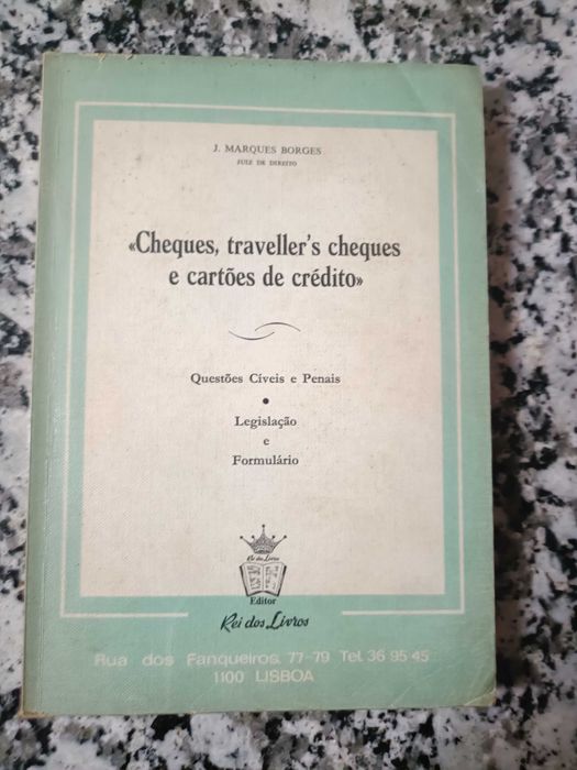 Lote de 10 livros diversos Direito