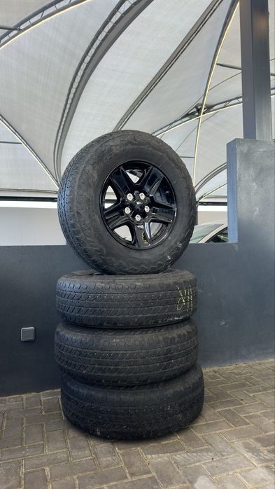 Jantes Jeep Wrangler Gladiator c/ pneus