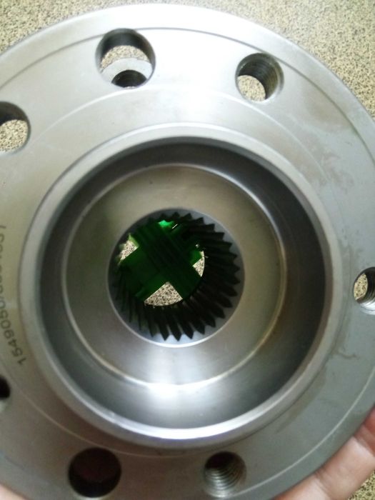 Ступица передняя на Opel Zafira