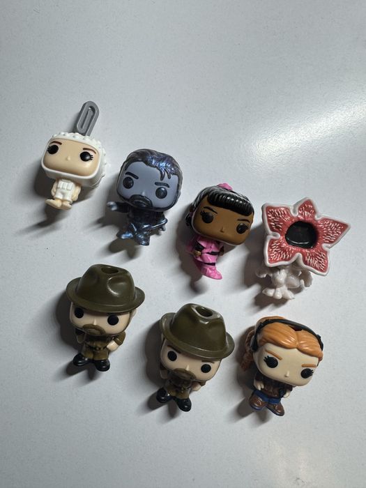 Фігурки кіндер джой дивні дива  stranger things