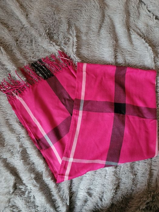 Nowy bez metki szalik fuksjowy