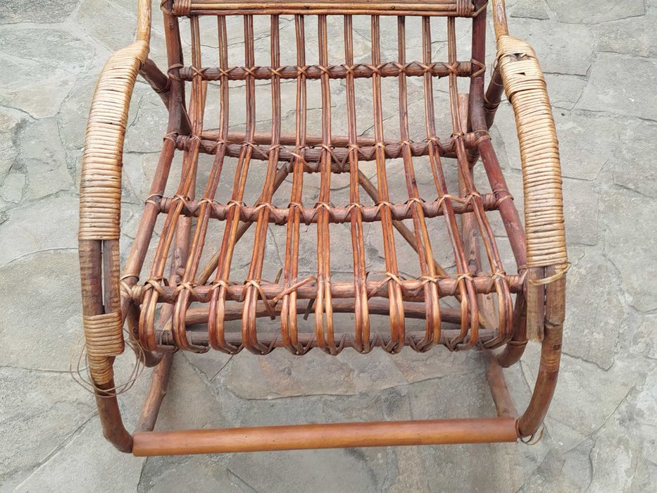 Кресло качалка из ротанга, лоза