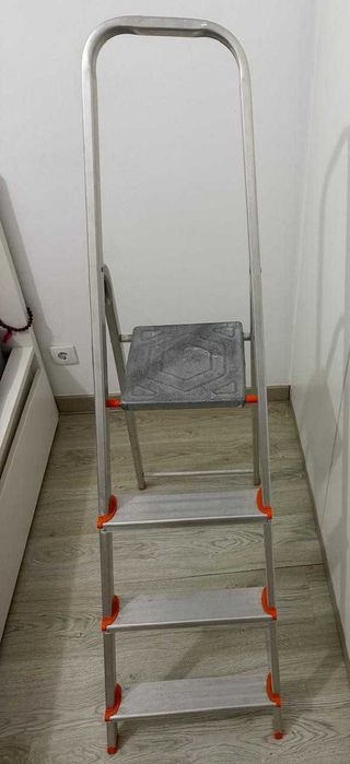 Escadote de Alumínio 4 Degraus CLASSIK