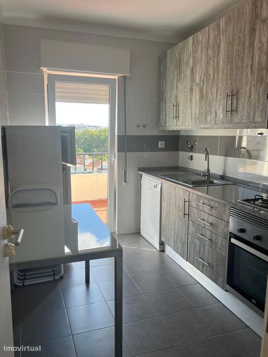 Excelente apartamento T1 mobilado para arrendar no centro de Setúbal