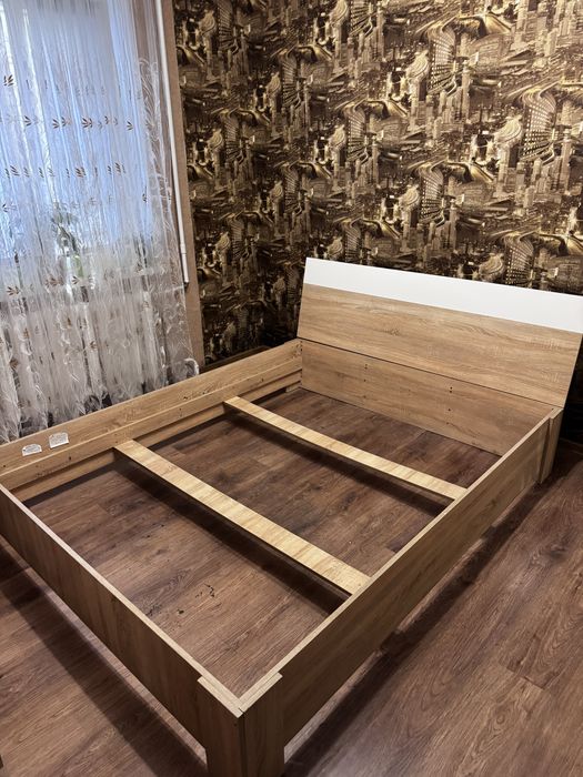 Двоспальне ліжко