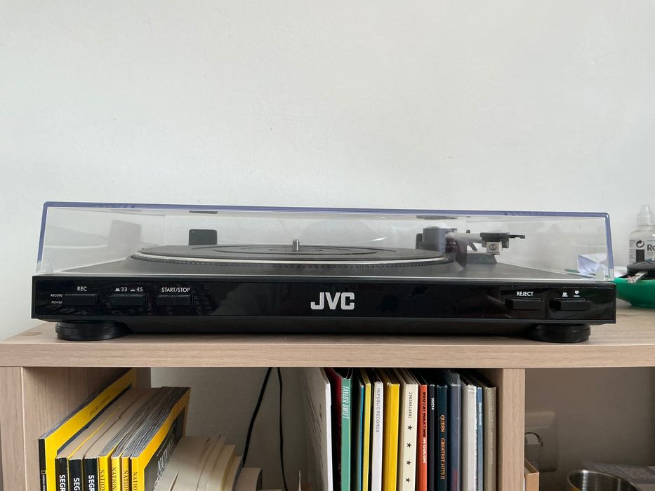 Gira-Discos JVC AL-F50B